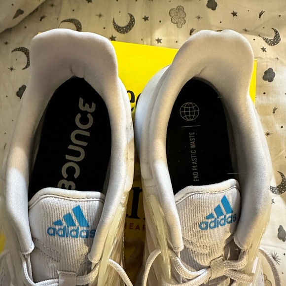 Adidas sport shoes - Picture 3 of 7